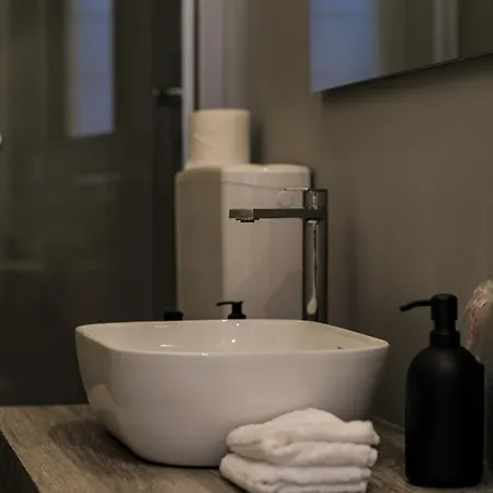 公寓 Moss & Stone - 3 Min Walk To Piazza Vittoria 布雷西亚