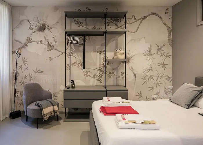 Moss & Stone - 3 Min Walk To Piazza Vittoria Apartment *