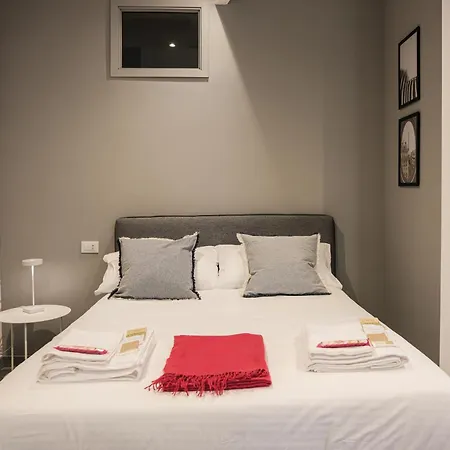 Lägenhet Moss & Stone - 3 Min Walk To Piazza Vittoria *